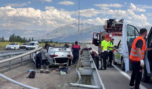 Ters Dönen Otomobilden Yara Almadan Çıktı