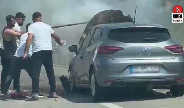 Refahiye Karayolunda Araç Yangını Paniği