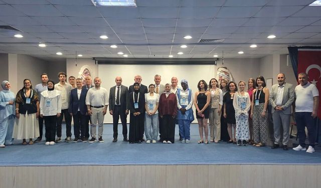 EBYÜ'de Türkçe Yaz Okulu Öğrencilerine Sertifikaları Verildi