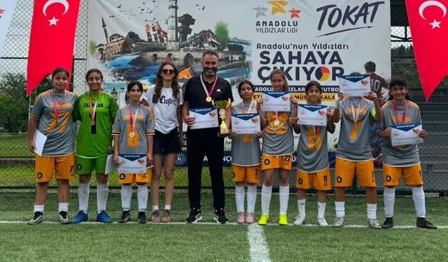 Erzincan'ın Kızları Türkiye Şampiyonu Oldu