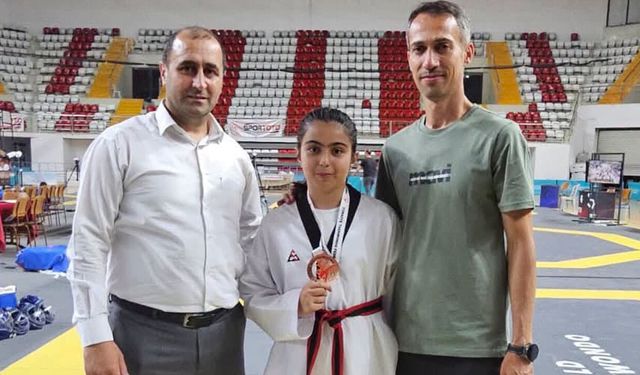 Erzincanlı Minik Tekvandocudan Bölge Üçüncülüğü