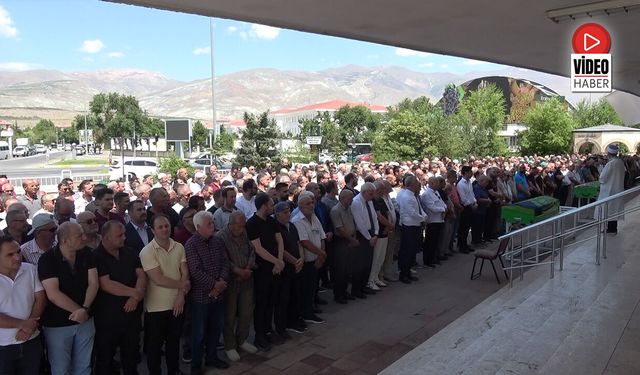Gazeteci Alparslan Kanmaz'ın Annesi Bedriye Kanmaz Son Yolculuğuna Uğurlandı