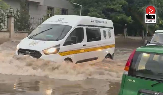 Erzincan’da Sağanak Yağış Hayatı Felç Etti