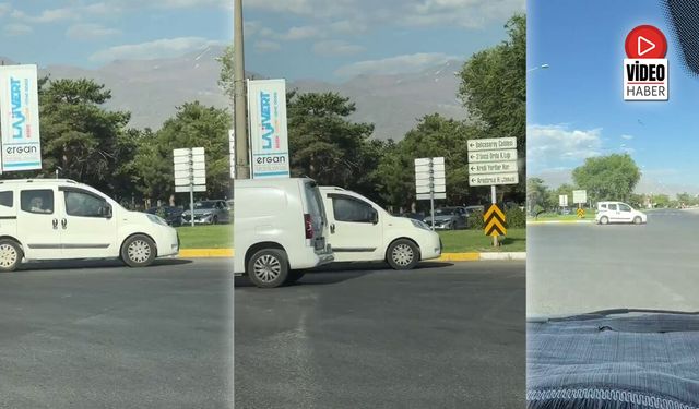 Kadın Sürücü Trafiği Alt Üst Etti