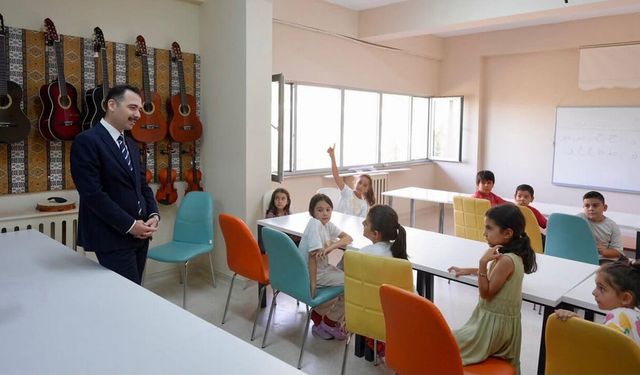 Kaymakam Hökelekli Öğrencilerin Dersine Katıldı