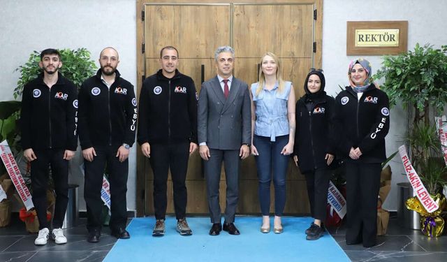 ACAR Gençlik Kulübünden Rektör Kuyrukluyıldız'a Ziyaret