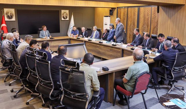 Vali Aydoğdu, Mahalle Muhtarlarıyla Bir Araya Geldi