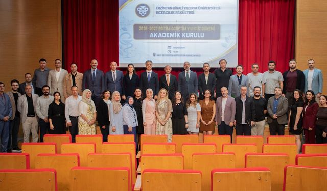 Eczacılık Fakültesinde Akademik Kurul Toplantısı Yapıldı