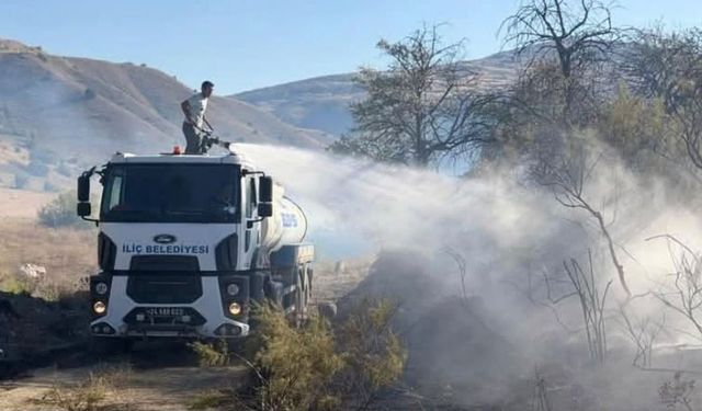 İliç'te Tarım Arazisinde Çıkan Yangın Kontrol Altına Alındı