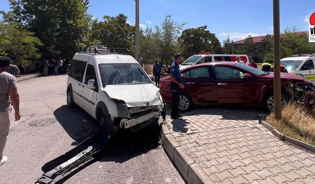 Erzincan’da Kaza: 2 Kişi Yaralandı