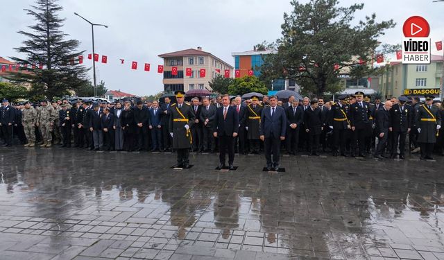 29 Ekim Cumhuriyet Bayramı İçin Çelenk Sunma Töreni Düzenlendi