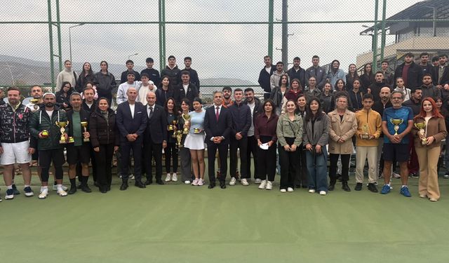 EBYÜ'de Cumhuriyet Bayramı Tenis Turnuvası Düzenlendi