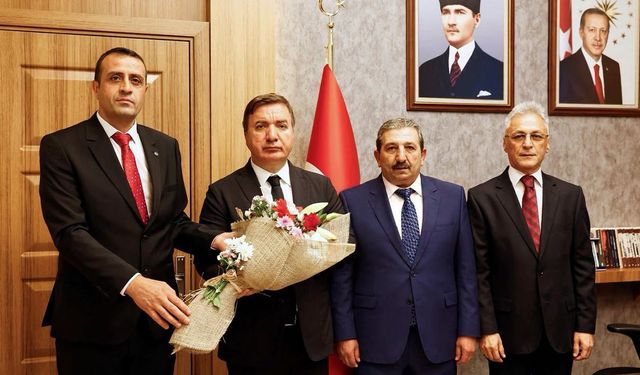 Vali Aydoğdu Muhtarları Kabul Etti