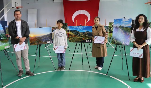 Üzümlü’de Cumhuriyet Bayramı Fotoğraf Sergisiyle Kutlandı