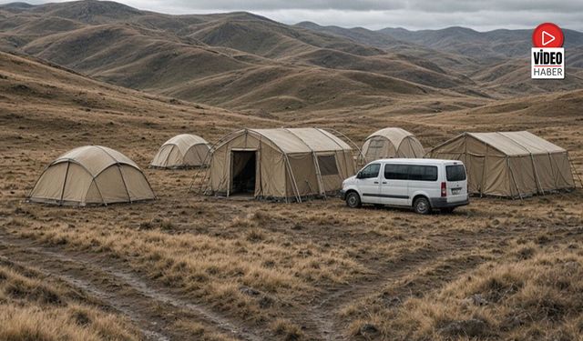 Erzincan Yaylalarında Çadırları Sel Suları Bastı