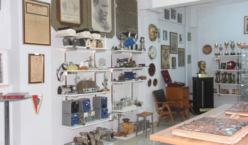 Tarihi Erzincan Lisesi’nde Bulunan Müze Tarihe Işık Tutuyor
