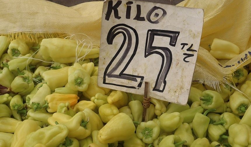 Yerli Sebze Ve Meyvelerin Çıkmasıyla Semt Pazarlarında Fiyatlar Düştü
