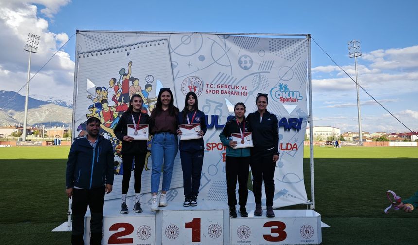 Erzincan’da Okul Sporları Atletizm Grup Müsabakaları Sona Erdi