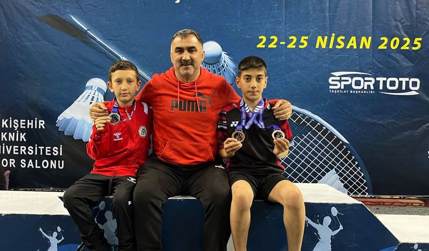 Erzincan'ın Minik Raketleri Madalyalarla Döndü