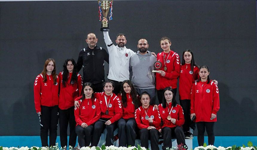 Erzincan İl Özel İdaresi Güreş Kulübü Tarih Yazıyor