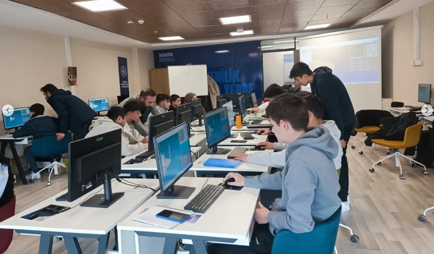 Erzincan’da CNC Operatörlüğü Eğitimi Tüm Hızıyla Sürüyor