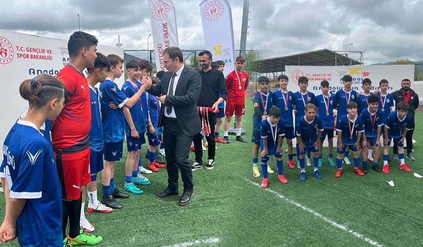 Erzincan ANALİG Erkek Futbol Takımı Grup Şampiyonu