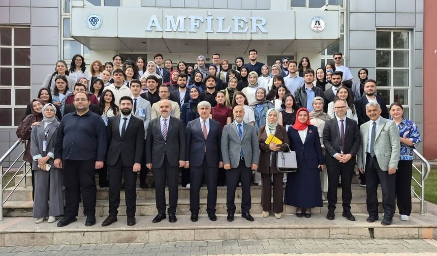 EBYÜ Hukuk Fakültesi'nde "İdeal Mesleğin Fragmanı" Söyleşisi Düzenlendi