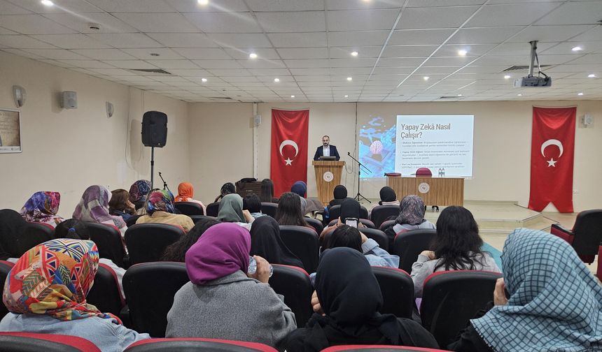 Erzincan’da “Yapay Zekâ ile Geleceği Keşfet” Konferansı Düzenlendi