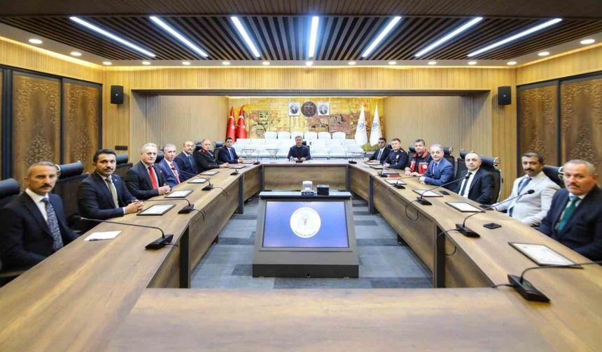 Erzincan’da Başarılı Birim Amirlerine Başarı Belgesi