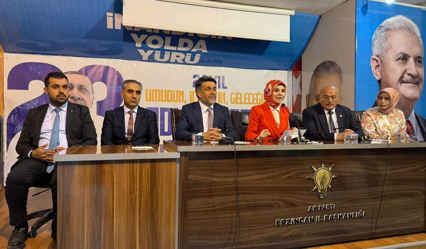 Bakan Mahinur Özdemir Göktaş Ak Parti İL Başkanlığını Ziyaret Etti