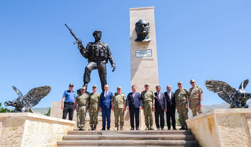 3’üncü Ordu İç Güvenlik Şehitleri Anıtı’nın Açılışı Yapıldı