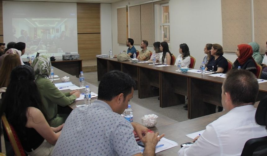 Kamu hastanelerinin durumu toplantıda değerlendirildi