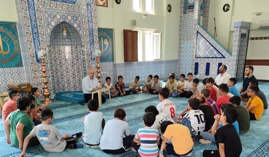 Yaz Kur’an Kursları ile hem öğreniyor hem de eğleniyorlar