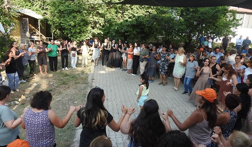 Tatlısu Köyünde Çilek ve Böğürtlen Festivali Düzenlendi