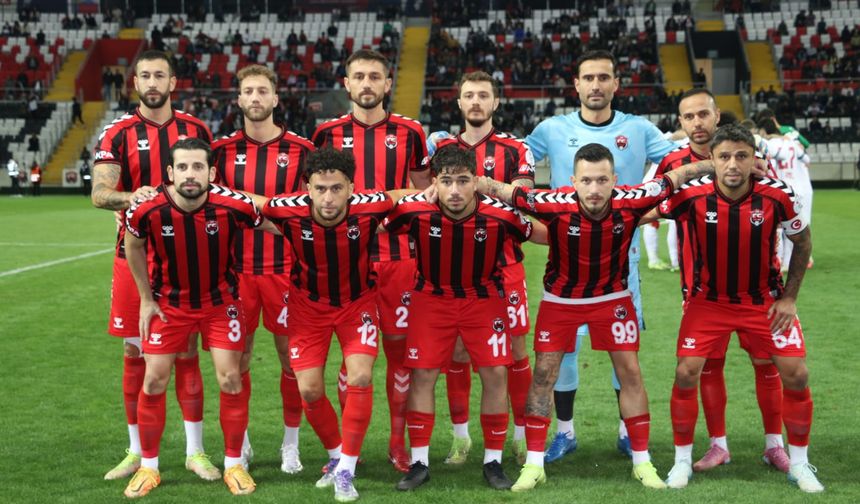 Erzincanspor Karamansporu Eli Boş Gönderdi 2-1