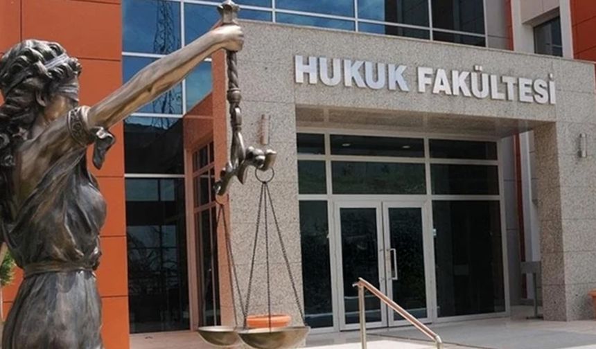 Hukuk Fakültesinde Devam Zorunluluğu Öğrencileri Mağdur Etti