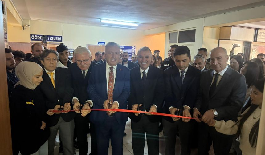 Kemah Meslek Yüksekokulu Bilgisayar Laboratuvarı Yenilendi