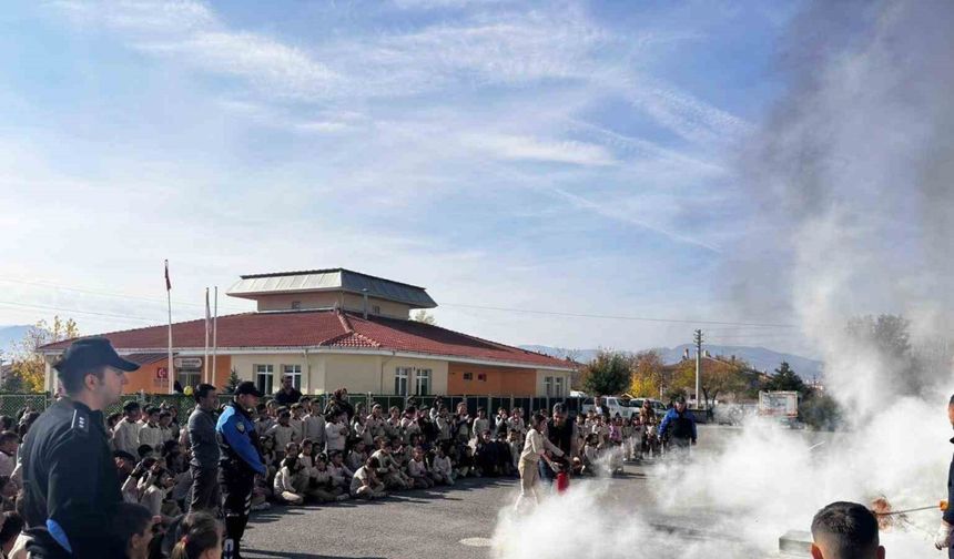 Göktürk İlkokulunda Deprem Ve Afet Bilinci Eğitimi Verildi