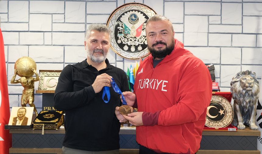 Eski Başkan Çakır’dan Sarıçiçek’e Tebrik Ziyareti