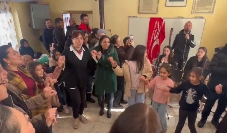 Köy Okullarında Müzik, Oyun ve Oyuncakla Gelen Mutluluk