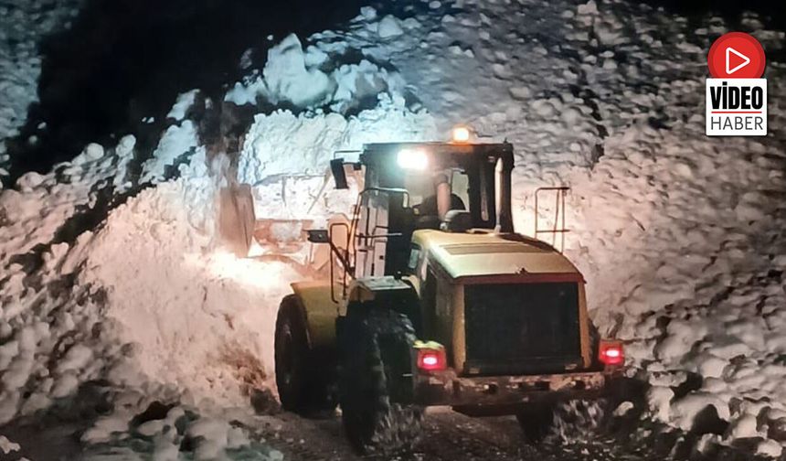 Erzincan'da Köy Yollarında Çalışmalar Sürüyor