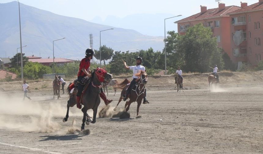 Ata Sporu Cirit Erzincan'da Yaşatılıyor