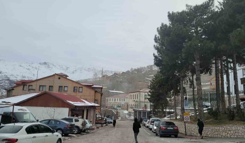 Kemaliye 2025'i de Kömürle Geçirdi