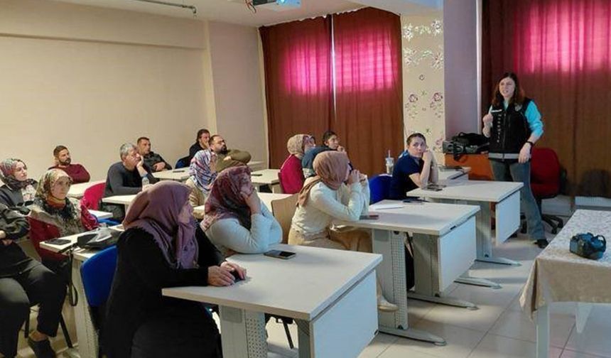 Erzincan'da Narkotik Ekiplerinden Uyuşturucuyla Mücadele Eğitimi