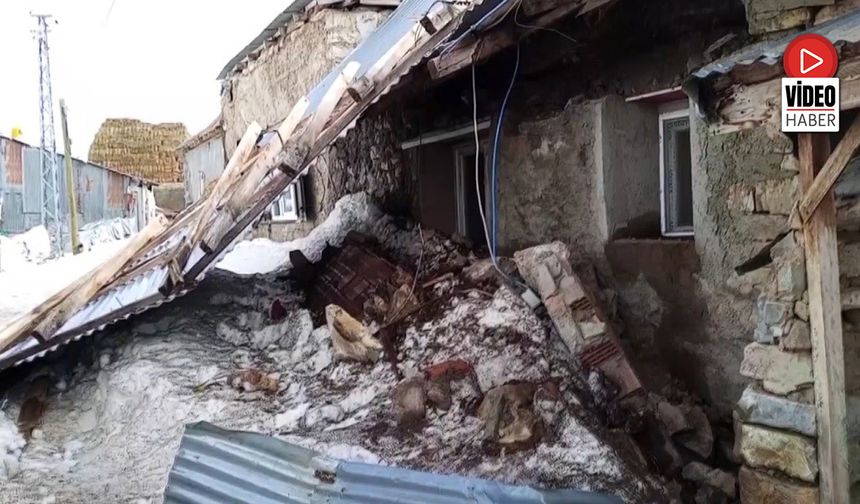 Erzincan'da Fırtına Çatıları Uçurdu