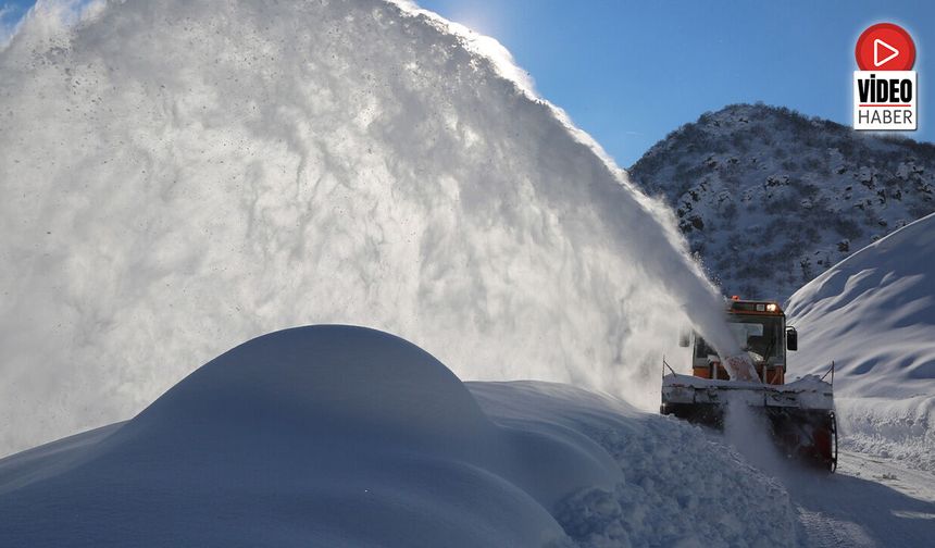 Erzincan'da Karla Mücadele Çalışmaları Sürüyor