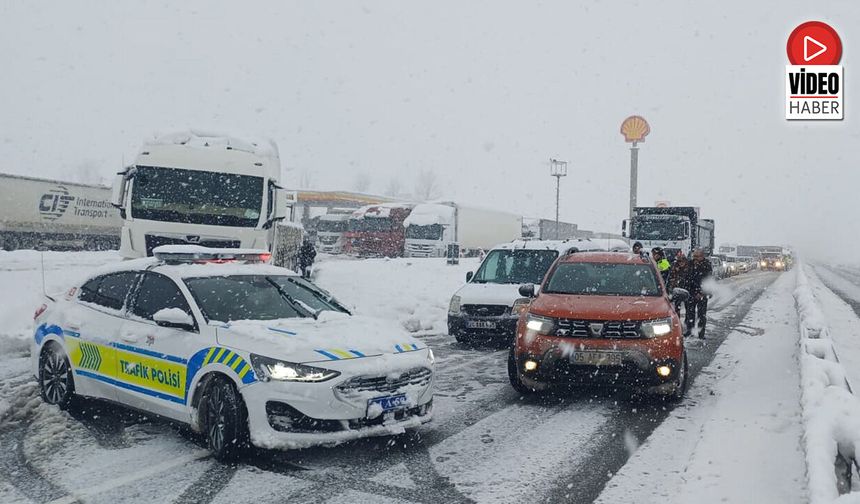 Kar ve Tipi Ulaşımı Aksatıyor