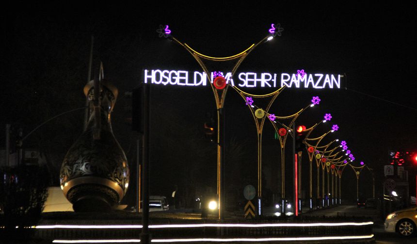 Erzincan Ramazan'a Işıklarla 'Hoşgeldin' Dedi