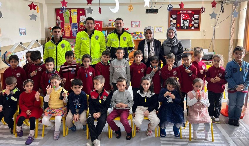 Tercan'da Öğrencilere Trafik Eğitimi