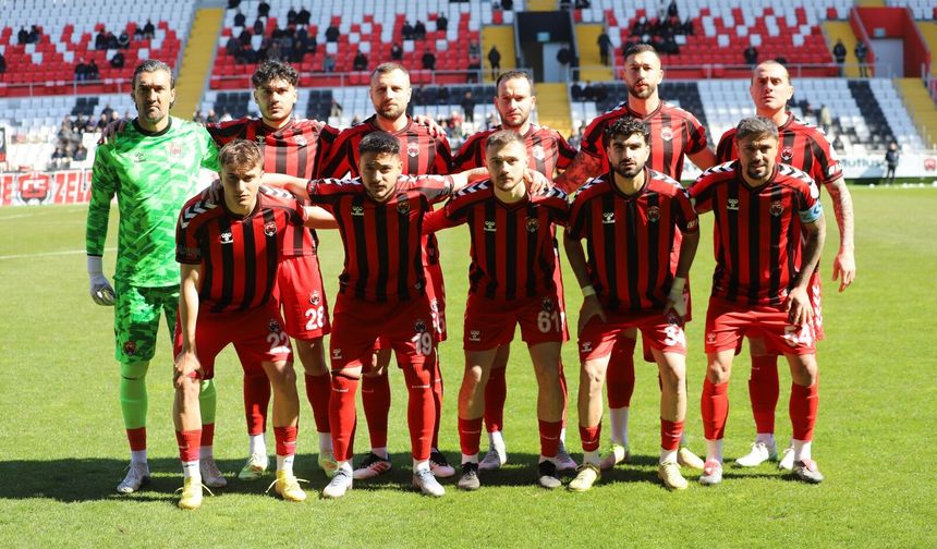 24 Erzincanspor Sahasında 4 Köşe